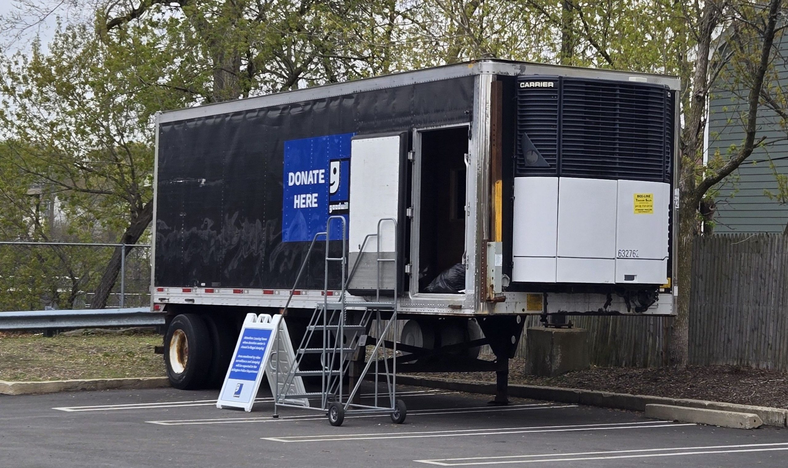 It’s back! Goodwill donation trailer makes a return to Stop & Shop parking lot
